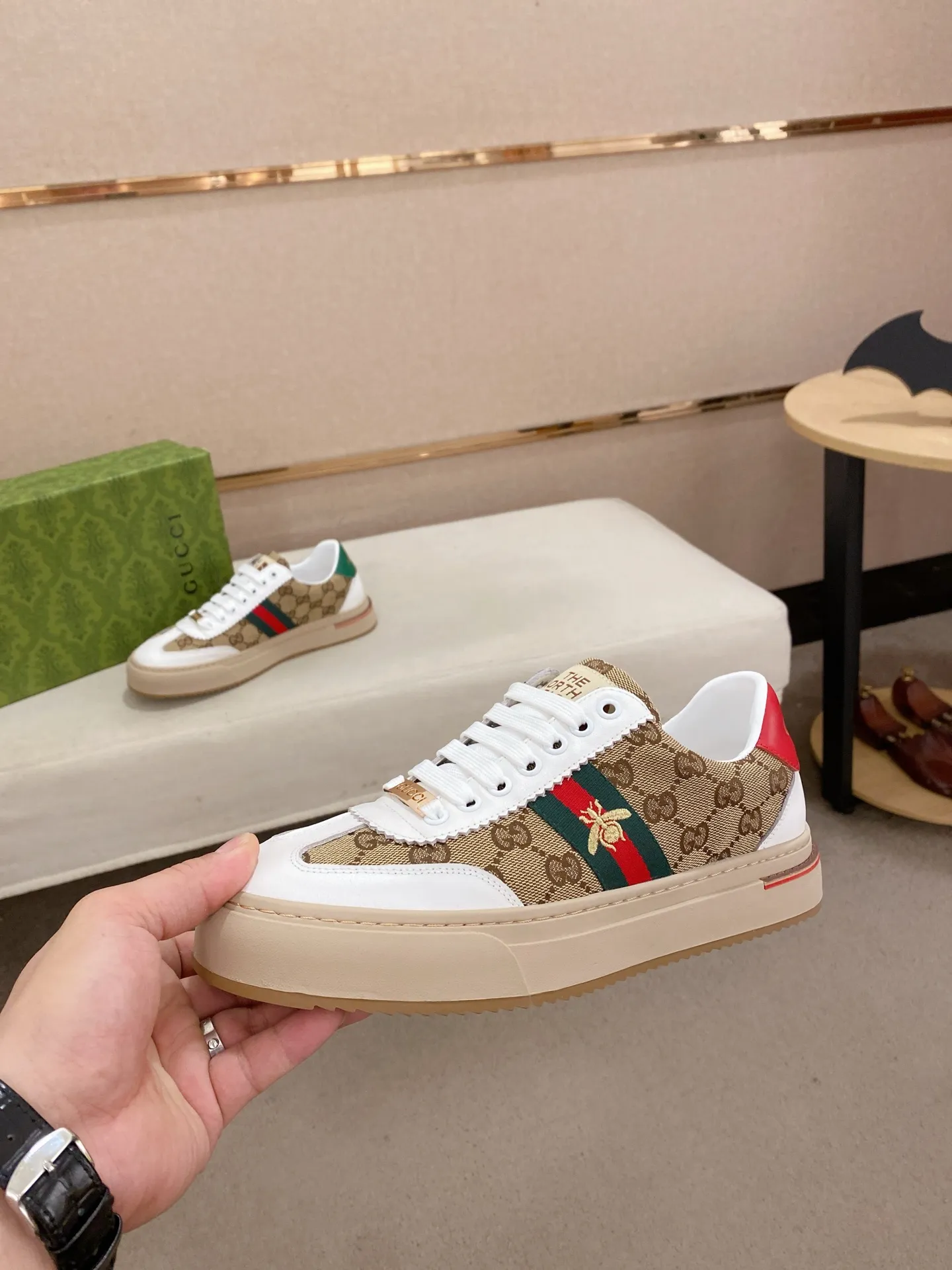 Men's clothing and shoes💰:400💰 (GUCCI) The latest model from the official website 🎁🎁Casual and fashionable men's shoes👟, hot style💥The version is simple and elegant, exclusive for trendy men. Unique latest brand elements from the official website👑Original decoration, fashionable and generous, the fabric is original cowhide ✅Sheepskin lining, the official website specifies wear-resistant casual outsole, the classic model is taken in kind at the counter🎬38-44 (45 is not returned or exchanged when customized)